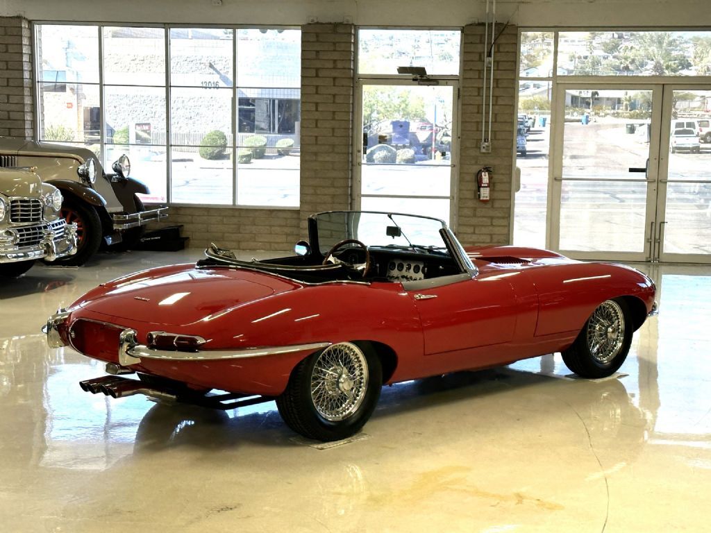 Jaguar-XKE-Roadster-XKE-E-Type-1962-Convertible-Coupe-19