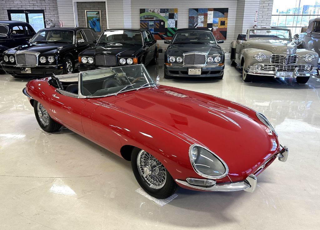 Jaguar-XKE-Roadster-XKE-E-Type-1962-Convertible-Coupe-23