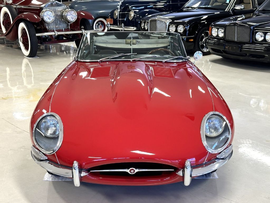 Jaguar-XKE-Roadster-XKE-E-Type-1962-Convertible-Coupe-24