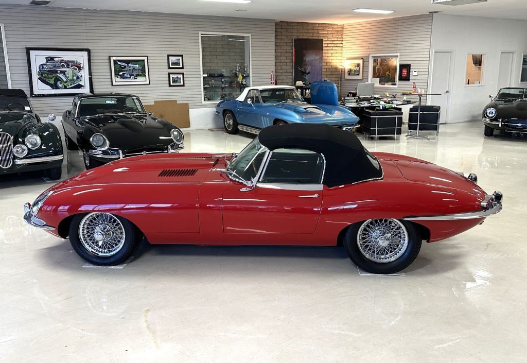 Jaguar-XKE-Roadster-XKE-E-Type-1962-Convertible-Coupe-27