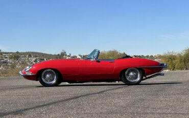 Jaguar-XKE-Roadster-XKE-E-Type-1962-Convertible-Coupe-3