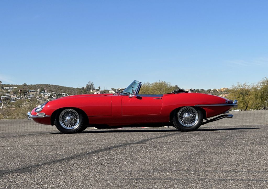 Jaguar-XKE-Roadster-XKE-E-Type-1962-Convertible-Coupe-3
