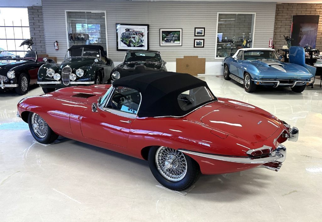 Jaguar-XKE-Roadster-XKE-E-Type-1962-Convertible-Coupe-30