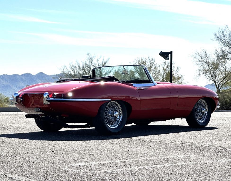 Jaguar-XKE-Roadster-XKE-E-Type-1962-Convertible-Coupe-7