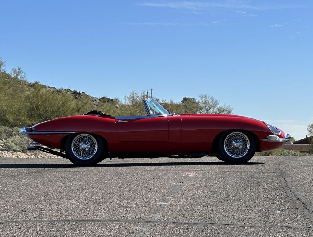 Jaguar-XKE-Roadster-XKE-E-Type-1962-Convertible-Coupe-8