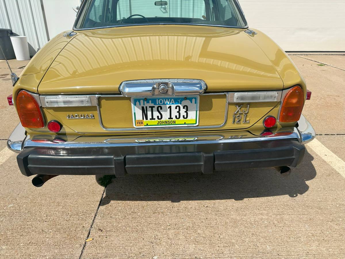 Jaguar-Xj-12-1974-yellow-1