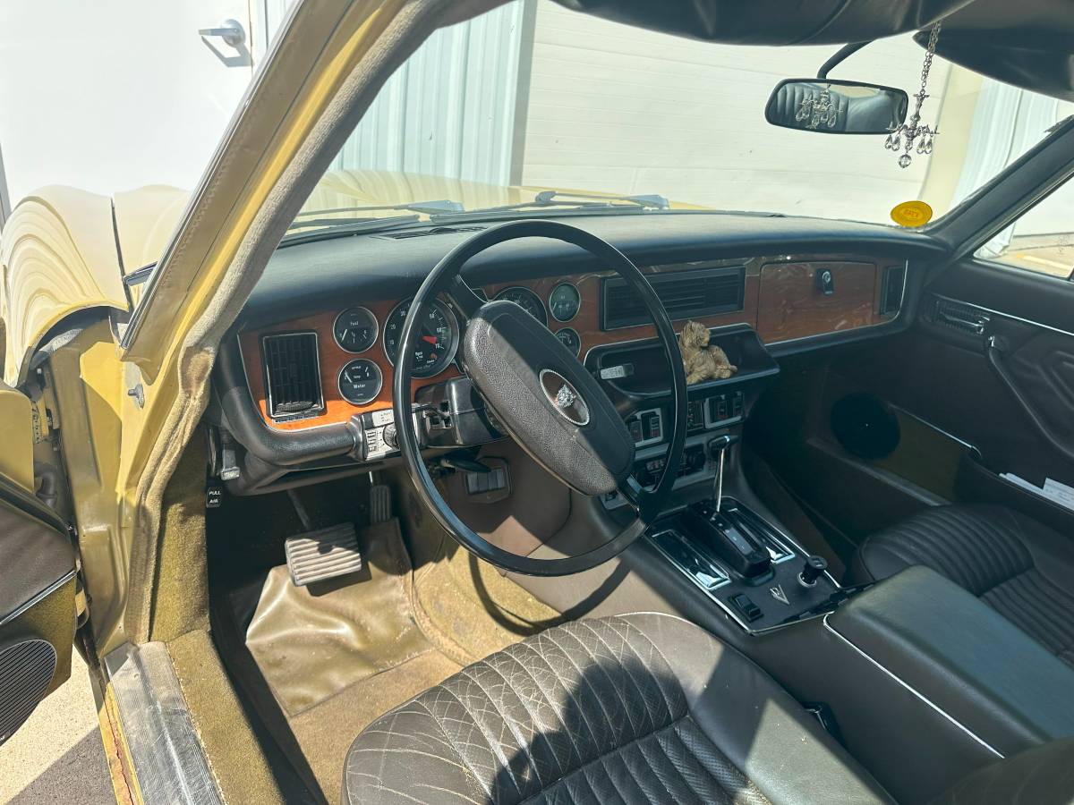 Jaguar-Xj-12-1974-yellow-3