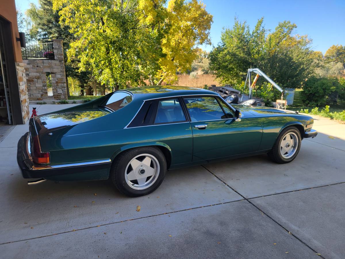 Jaguar-Xjs-1985-1