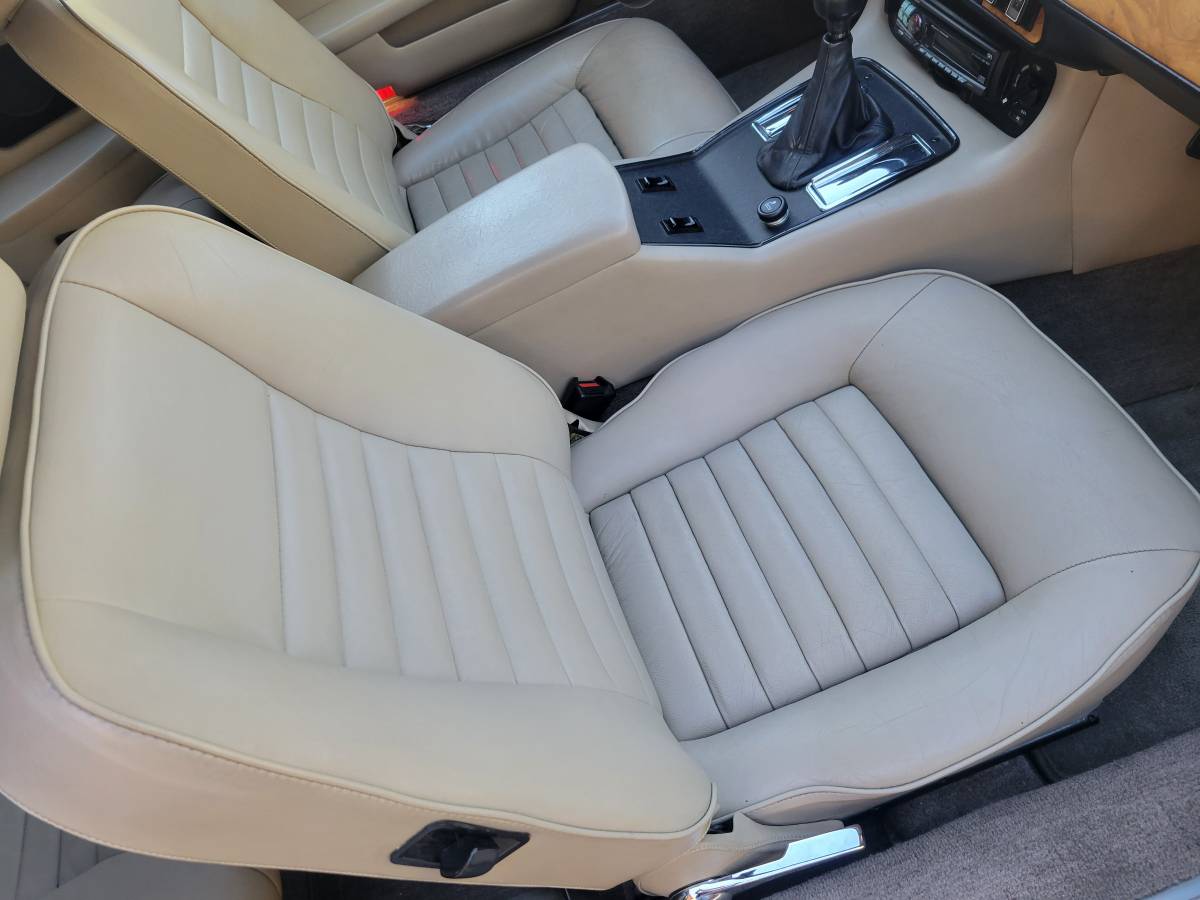 Jaguar-Xjs-1985-11