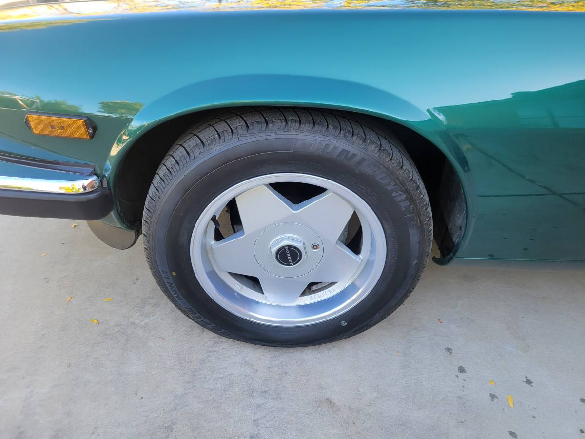Jaguar-Xjs-1985-16