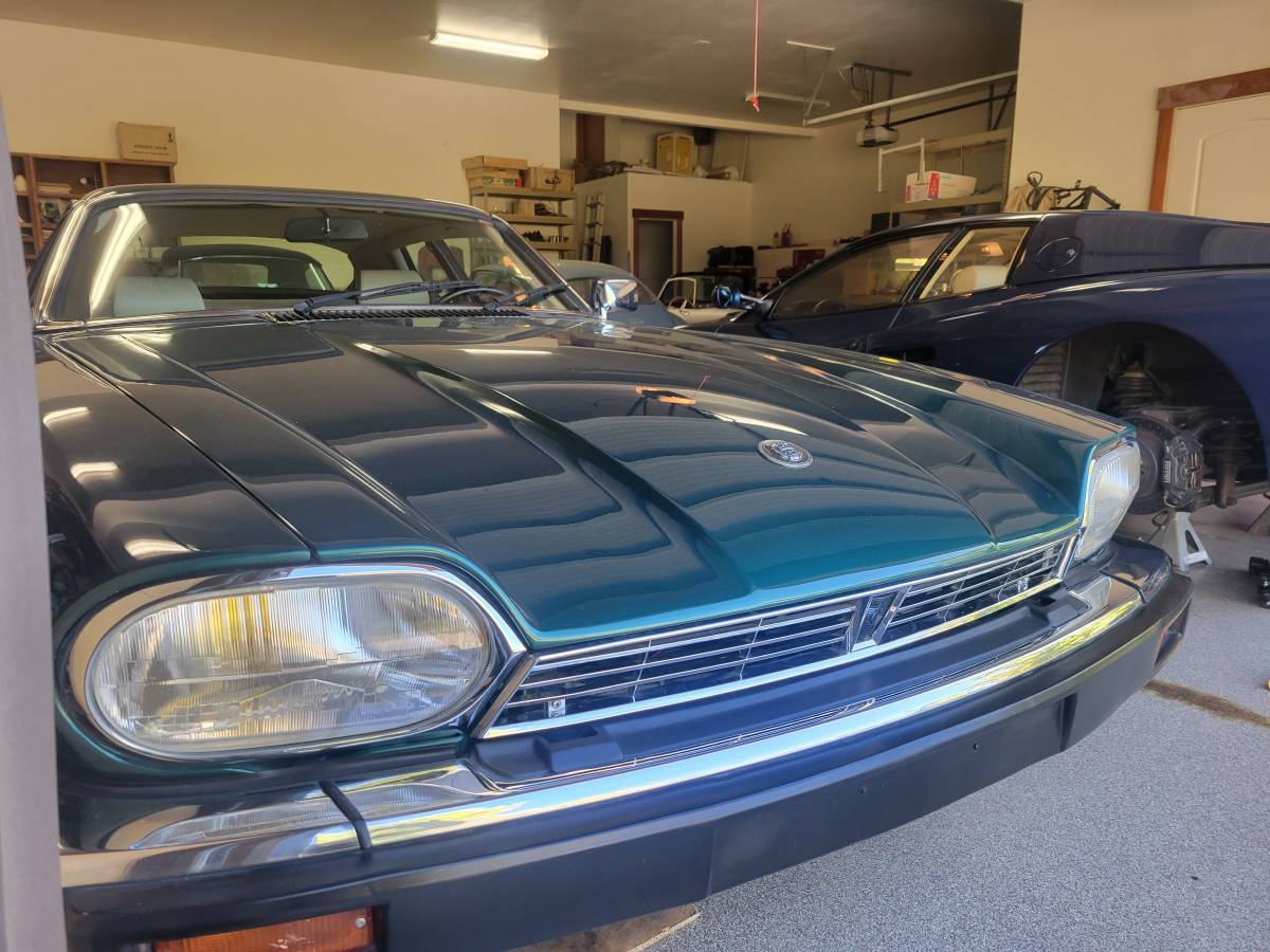 Jaguar-Xjs-1985-19