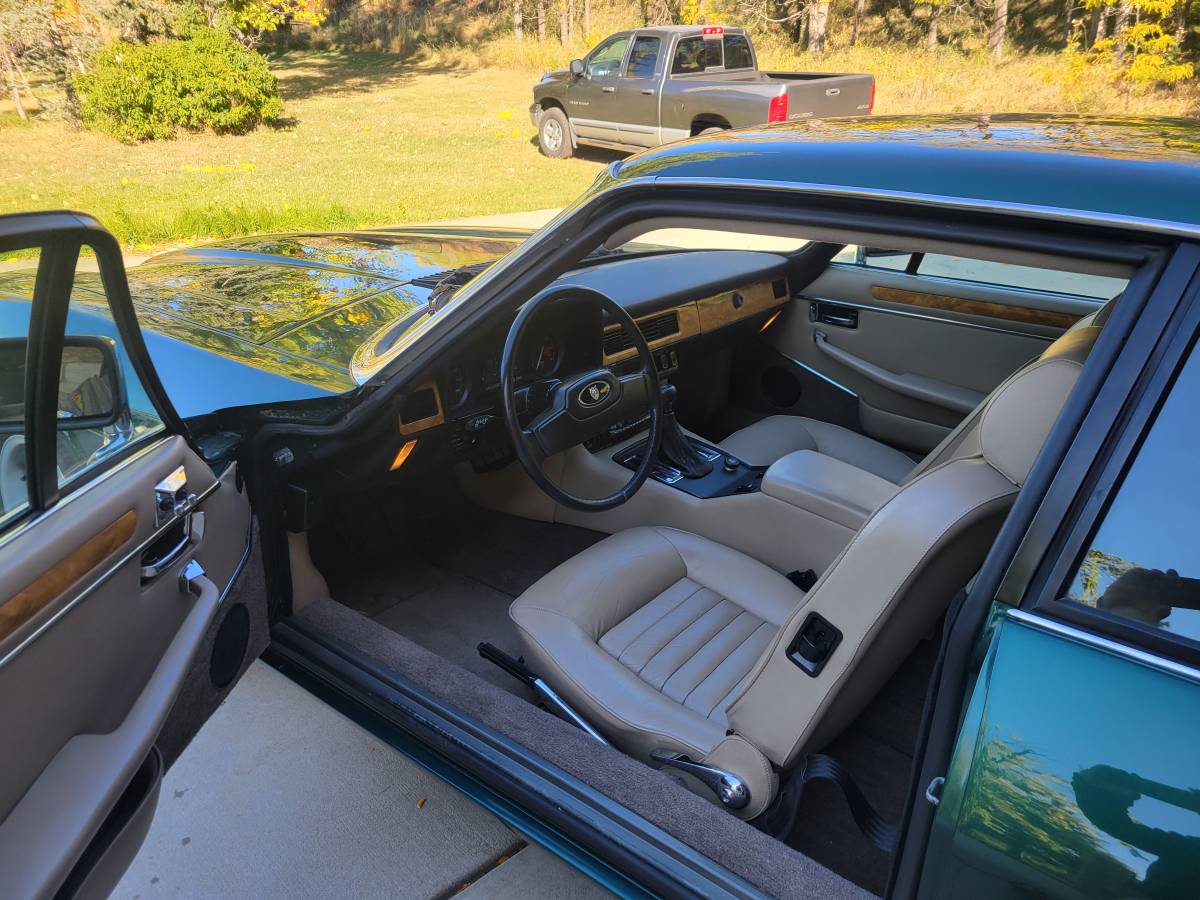 Jaguar-Xjs-1985-4