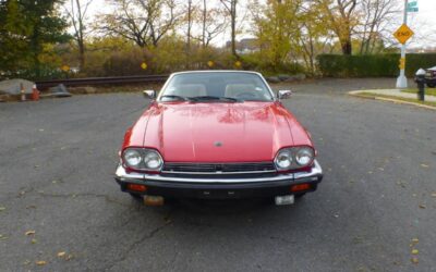 Jaguar Xjs  1989 red