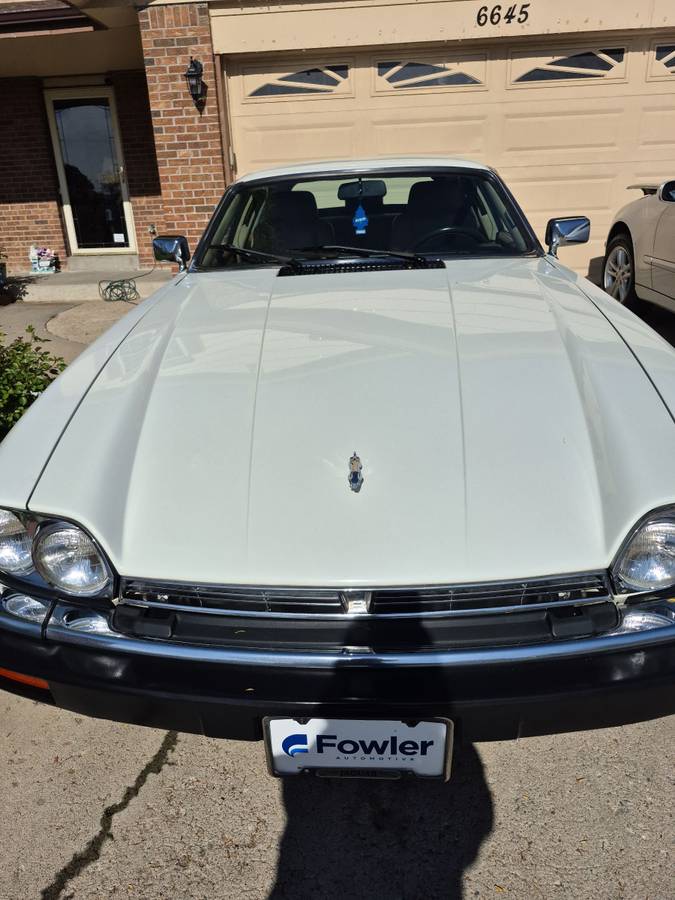 Jaguar-Xjs-1989-white-1