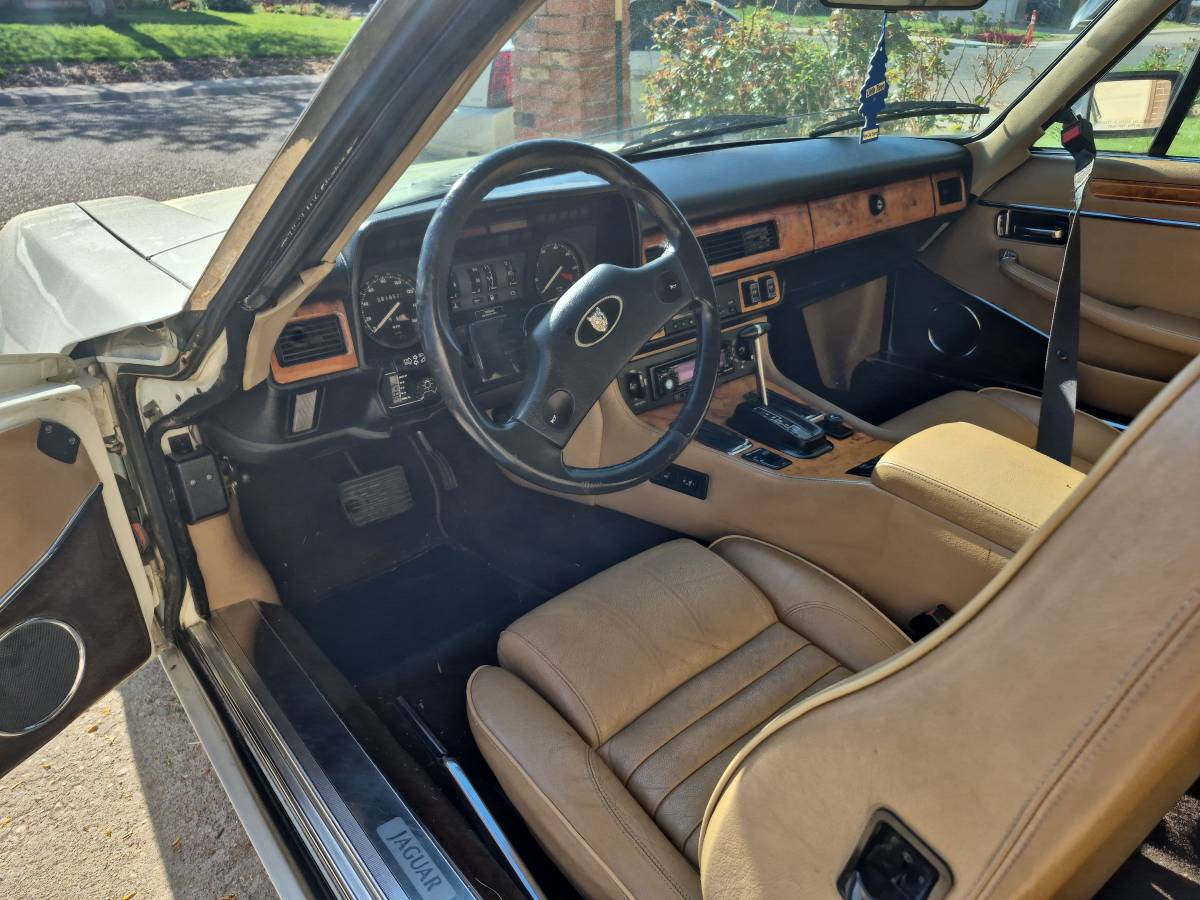 Jaguar-Xjs-1989-white-4