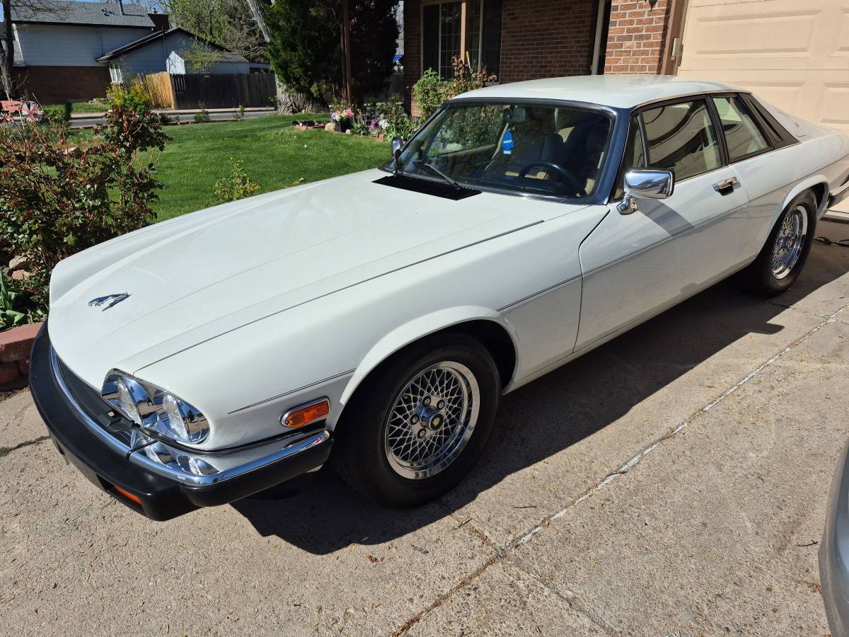 Jaguar-Xjs-1989-white-8