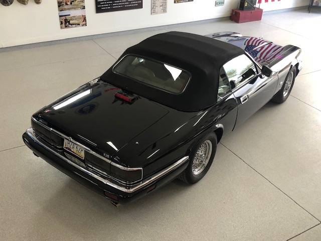 Jaguar-Xjs-1994-black-1