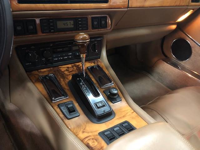 Jaguar-Xjs-1994-black-12