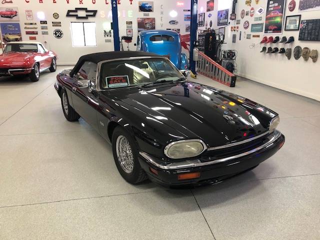 Jaguar-Xjs-1994-black-2