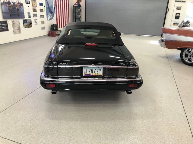 Jaguar-Xjs-1994-black-6
