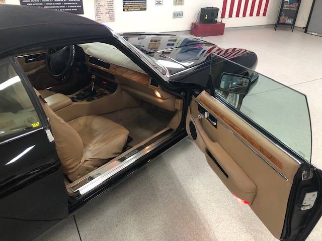 Jaguar-Xjs-1994-black-8