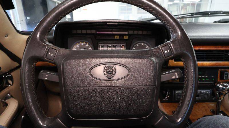 Jaguar-Xjs-series-1991-red-18