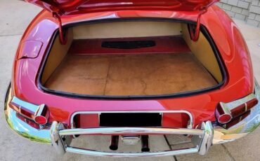 Jaguar-Xke-series-i-4.2-1965-red-10