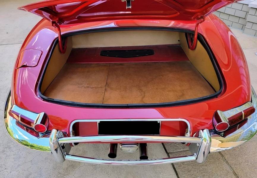 Jaguar-Xke-series-i-4.2-1965-red-10