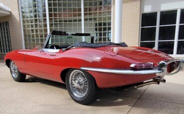 Jaguar-Xke-series-i-4.2-1965-red-12