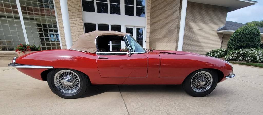 Jaguar-Xke-series-i-4.2-1965-red-15