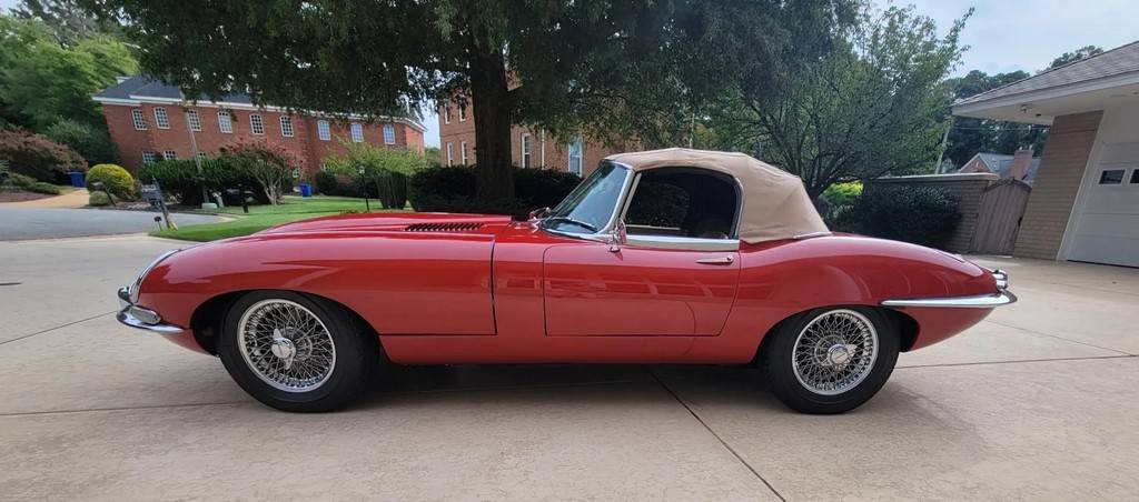 Jaguar-Xke-series-i-4.2-1965-red-17