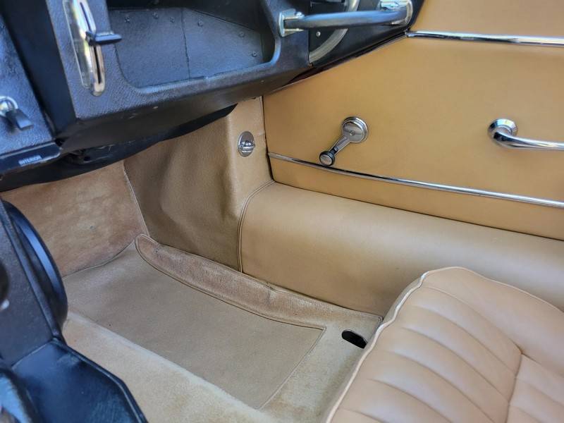 Jaguar-Xke-series-i-4.2-1965-red-5