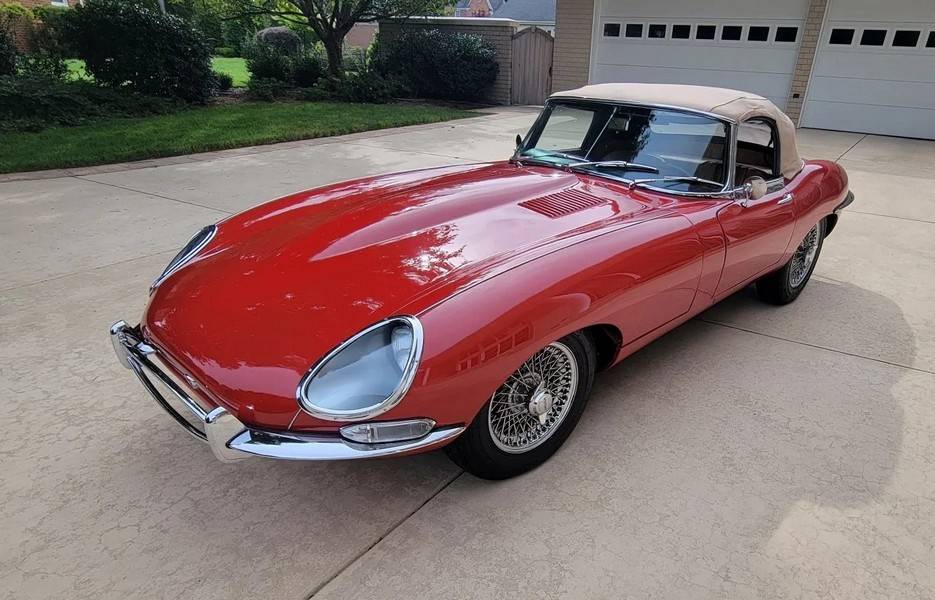 Jaguar-Xke-series-i-4.2-1965-red