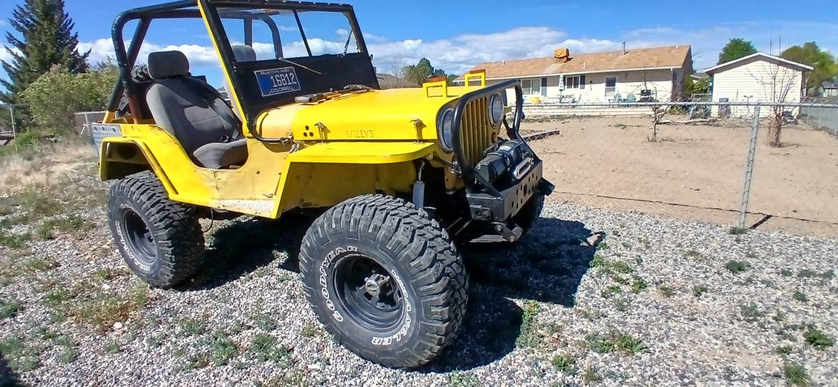 Jeep-1949-yellow-1