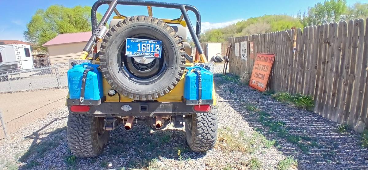 Jeep-1949-yellow-2