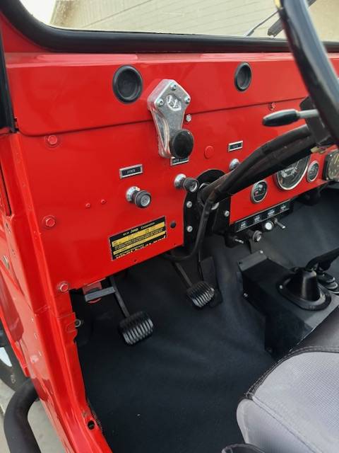 Jeep-1975-orange-4