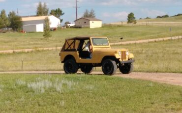 Jeep-1979-yellow-2