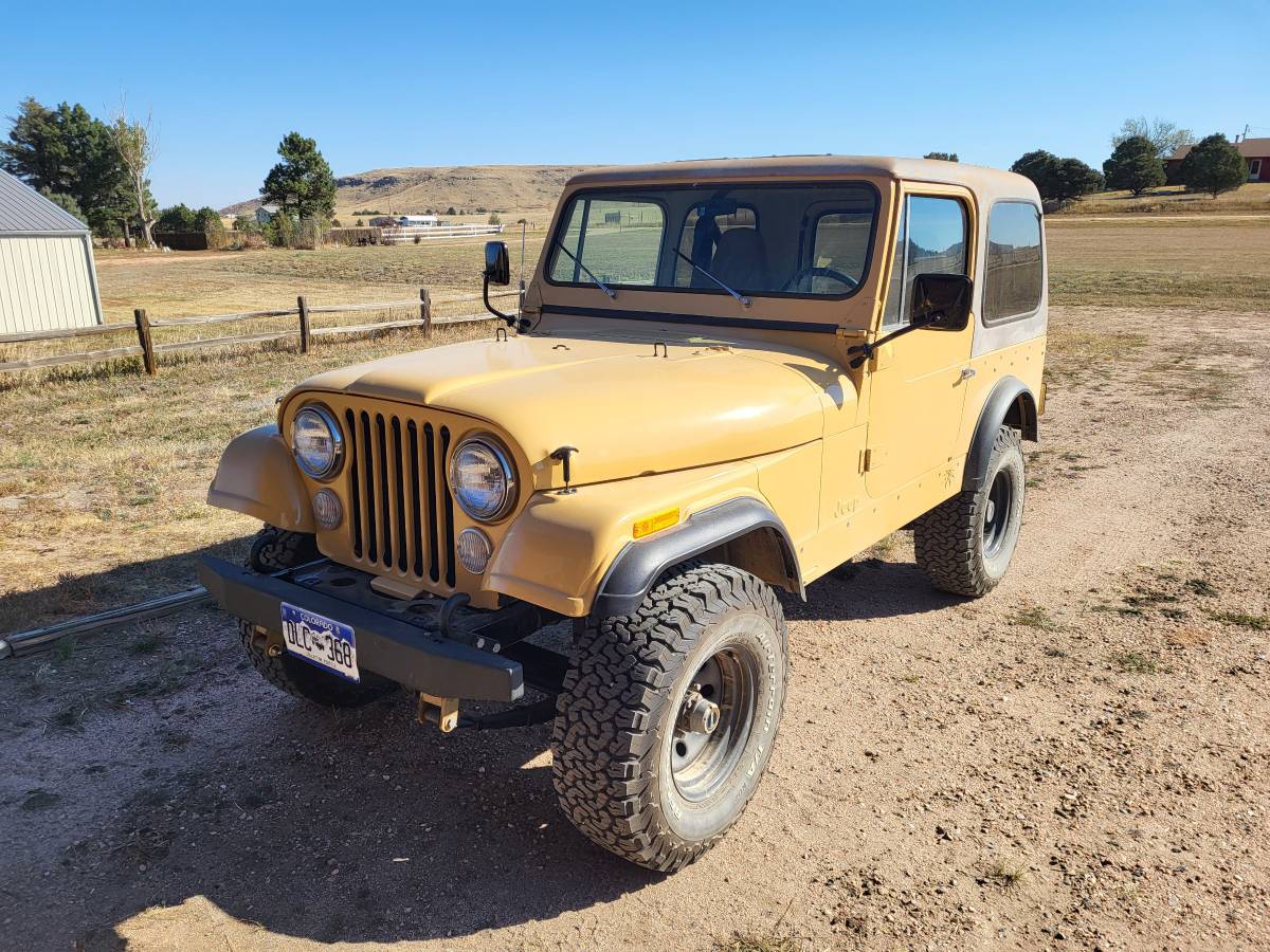 Jeep-1979-yellow