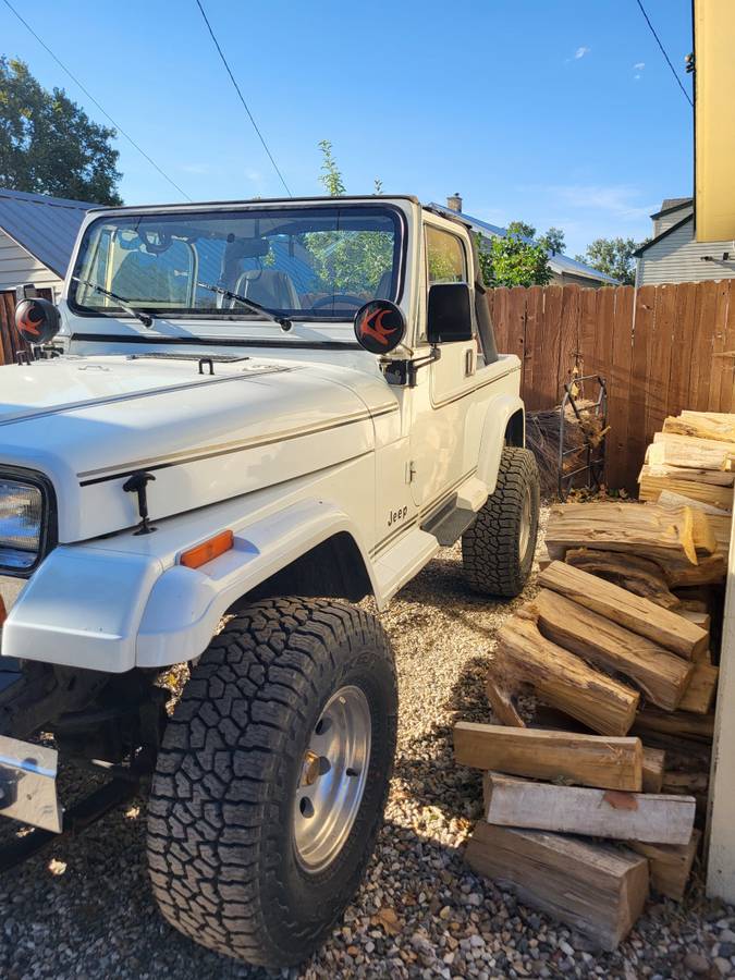 Jeep-1989-white-3