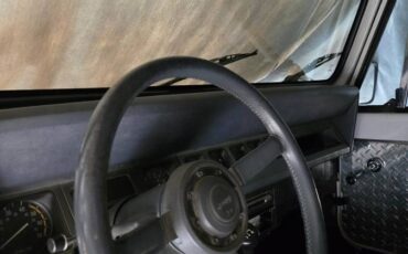 Jeep-1989-white-6