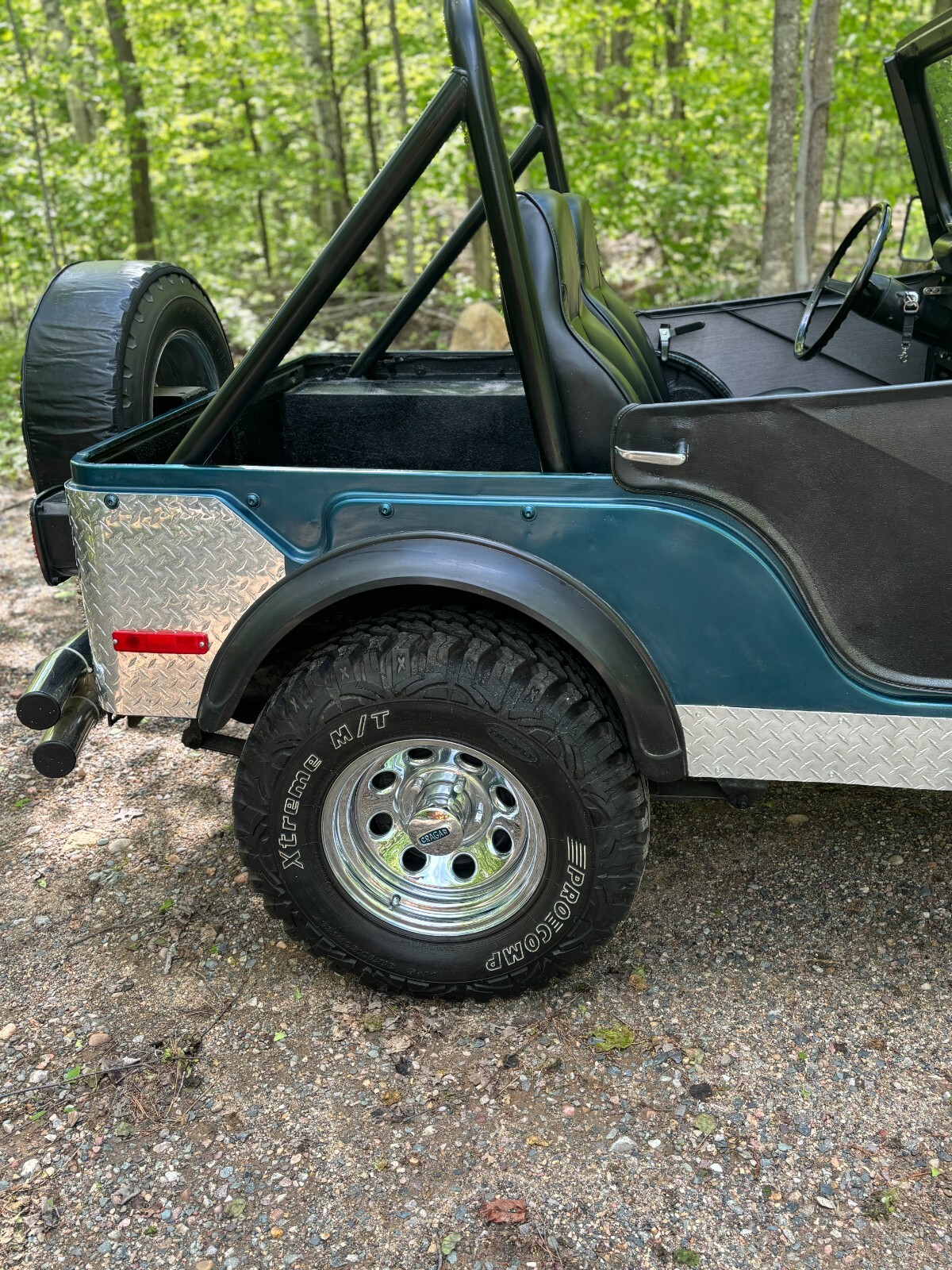 Jeep-CJ-1977-3