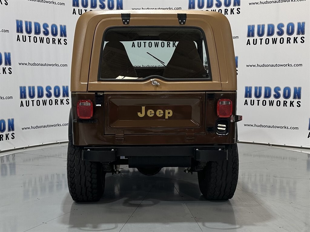 Jeep-CJ-1979-SUV-4