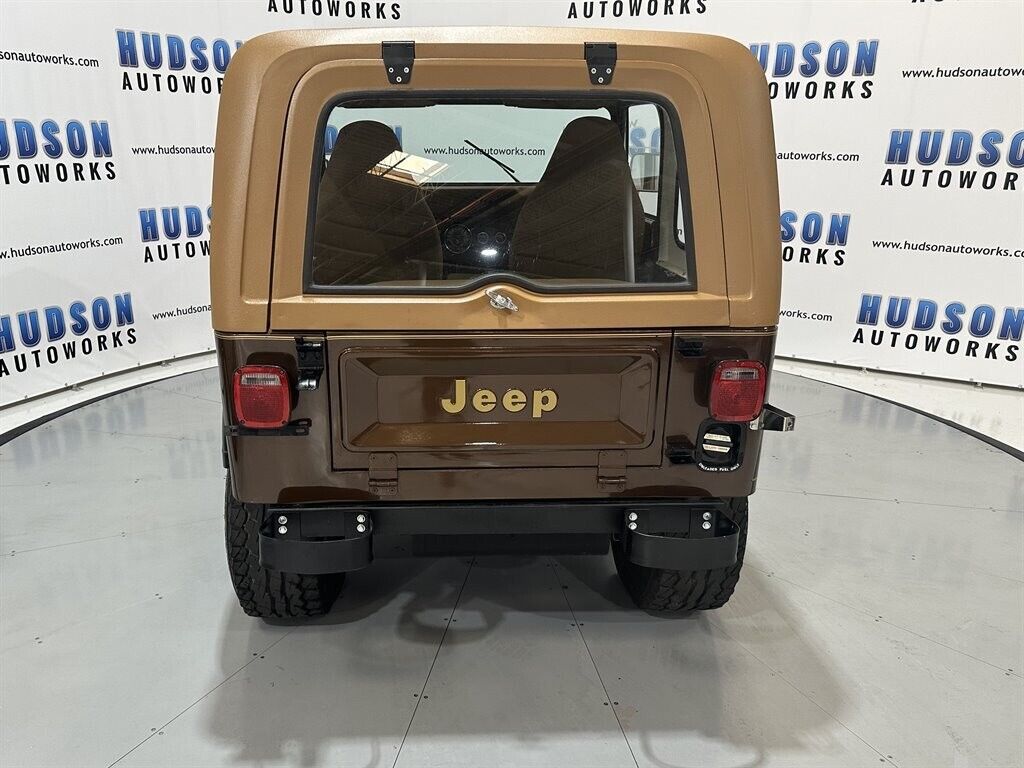 Jeep-CJ-1979-SUV-5