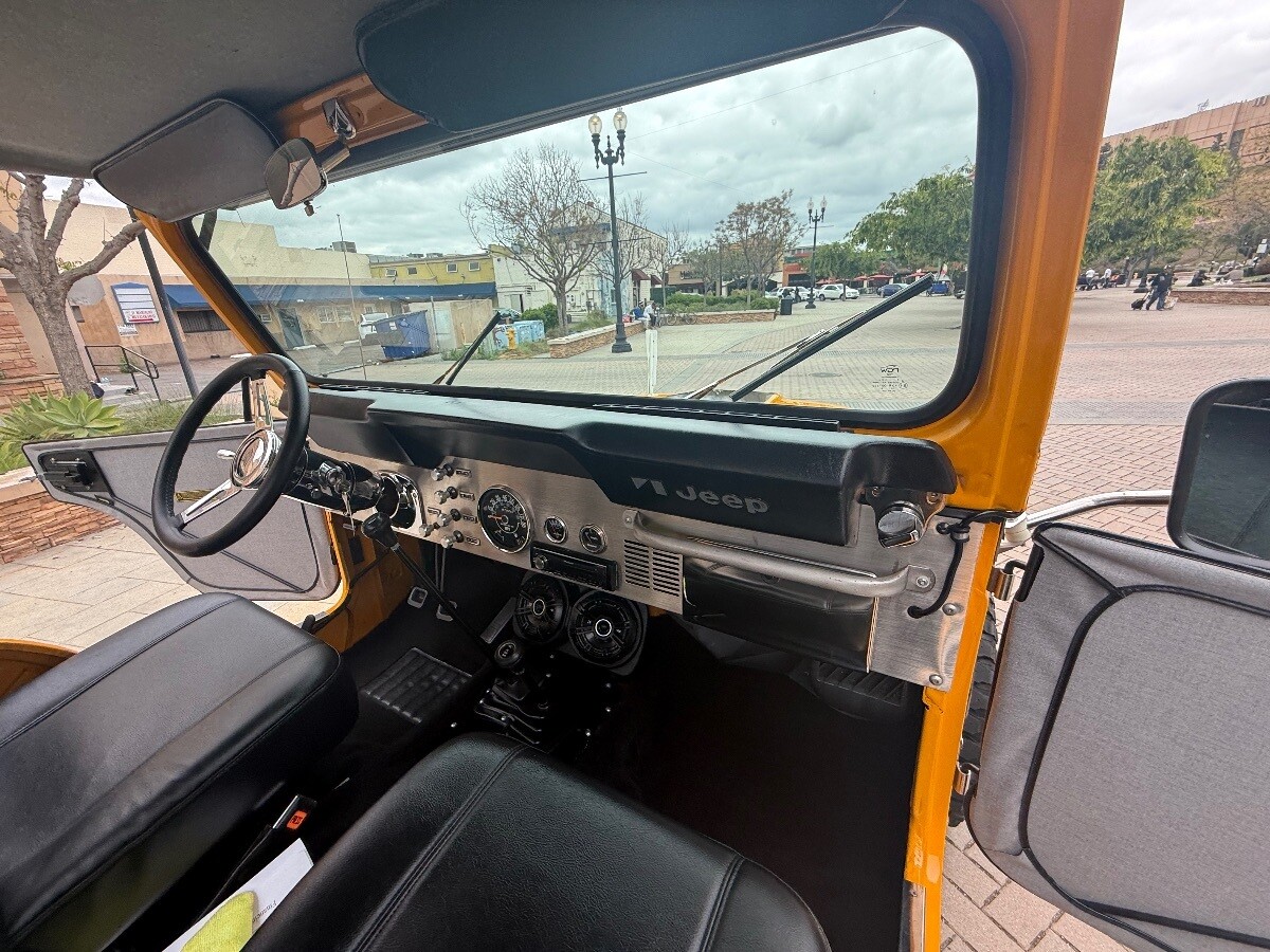 Jeep-CJ-1980-12