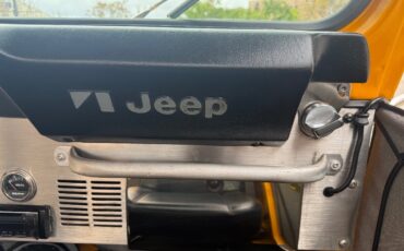 Jeep-CJ-1980-16