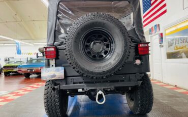 Jeep-CJ-1981-SUV-14