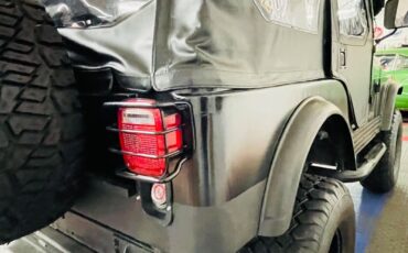Jeep-CJ-1981-SUV-24