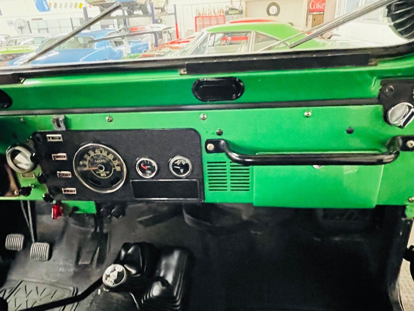 Jeep-CJ-1981-SUV-32