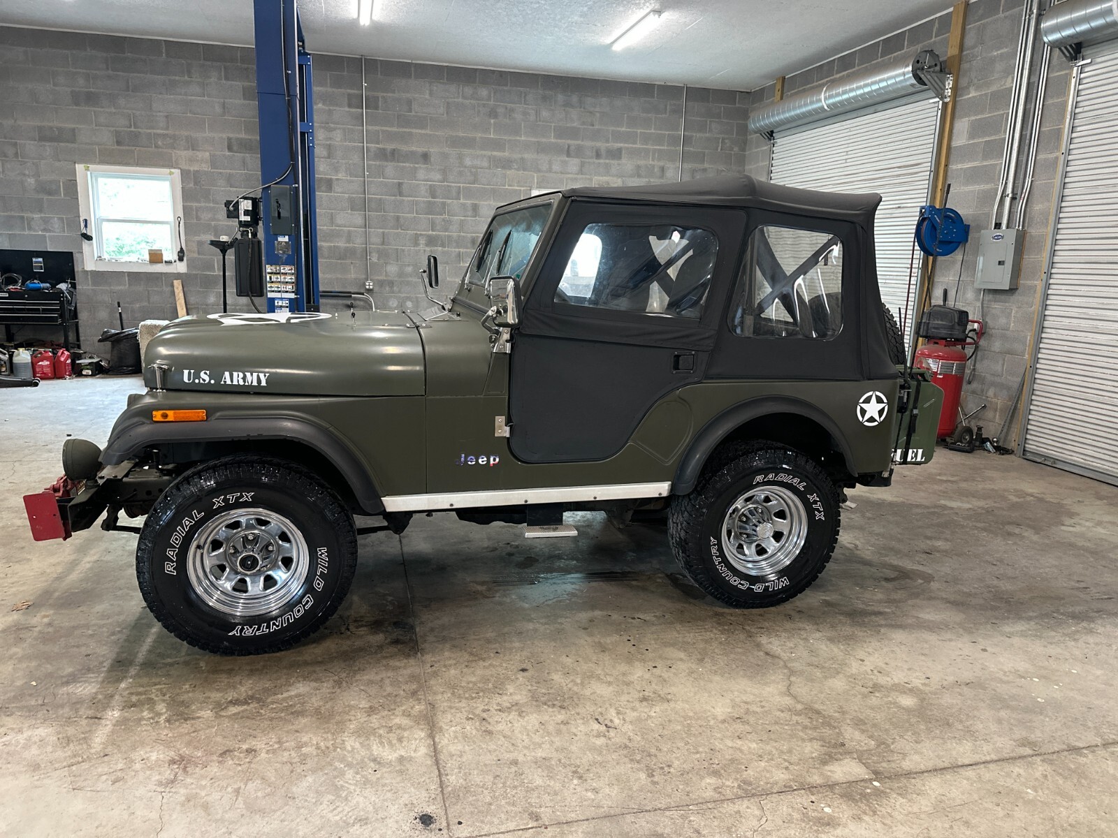 Jeep-CJ-1982-1
