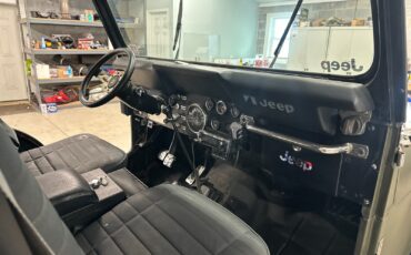 Jeep-CJ-1982-10